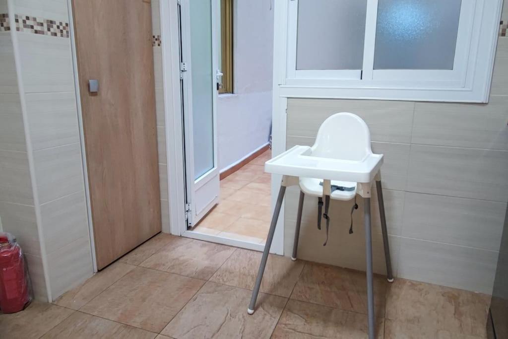 Superbe Appartement Pres De La Plage! ซานตาโปลา ภายนอก รูปภาพ