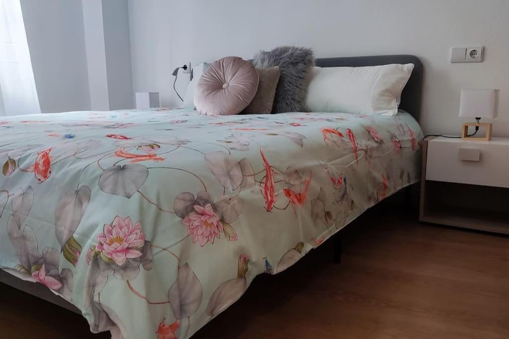 Superbe Appartement Pres De La Plage! ซานตาโปลา ภายนอก รูปภาพ
