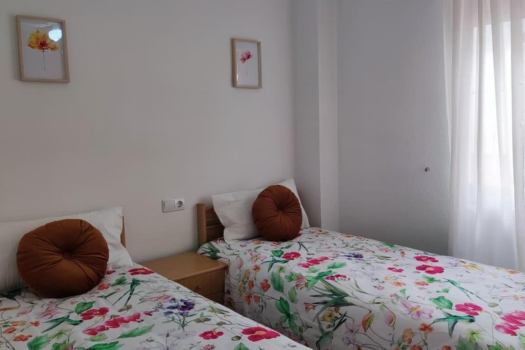 Superbe Appartement Pres De La Plage! ซานตาโปลา ภายนอก รูปภาพ