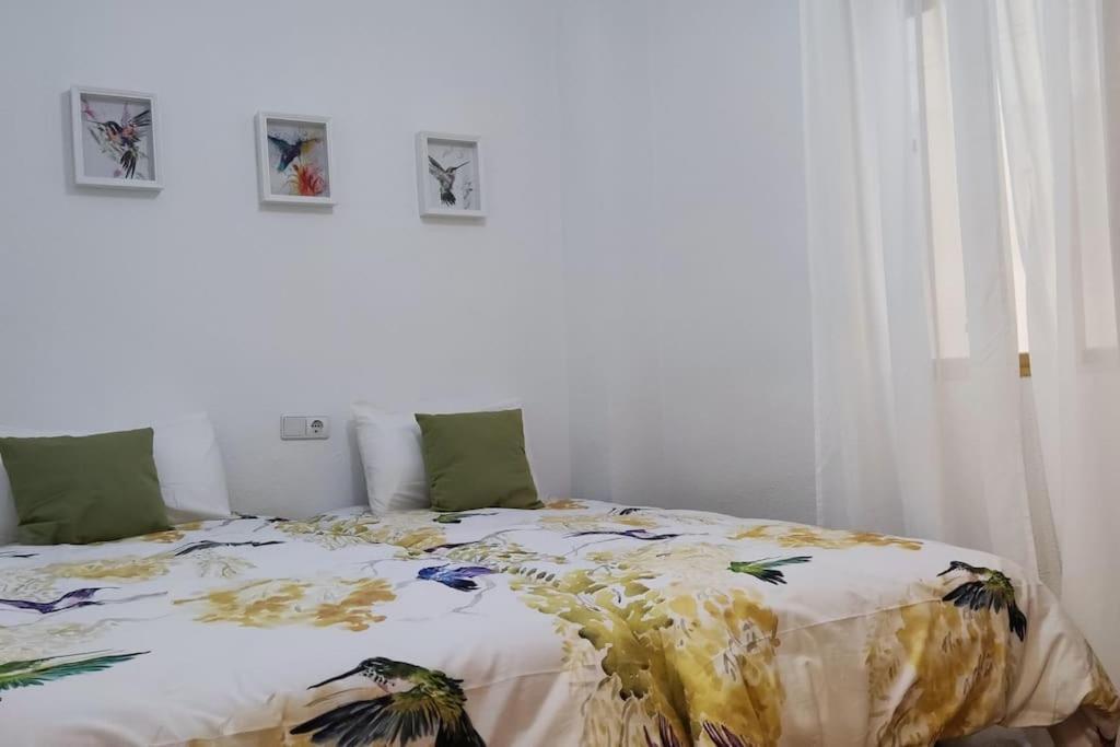 Superbe Appartement Pres De La Plage! ซานตาโปลา ภายนอก รูปภาพ