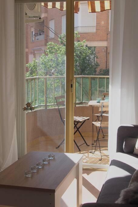 Superbe Appartement Pres De La Plage! ซานตาโปลา ภายนอก รูปภาพ