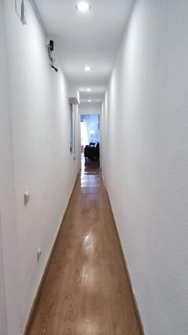 Superbe Appartement Pres De La Plage! ซานตาโปลา ภายนอก รูปภาพ