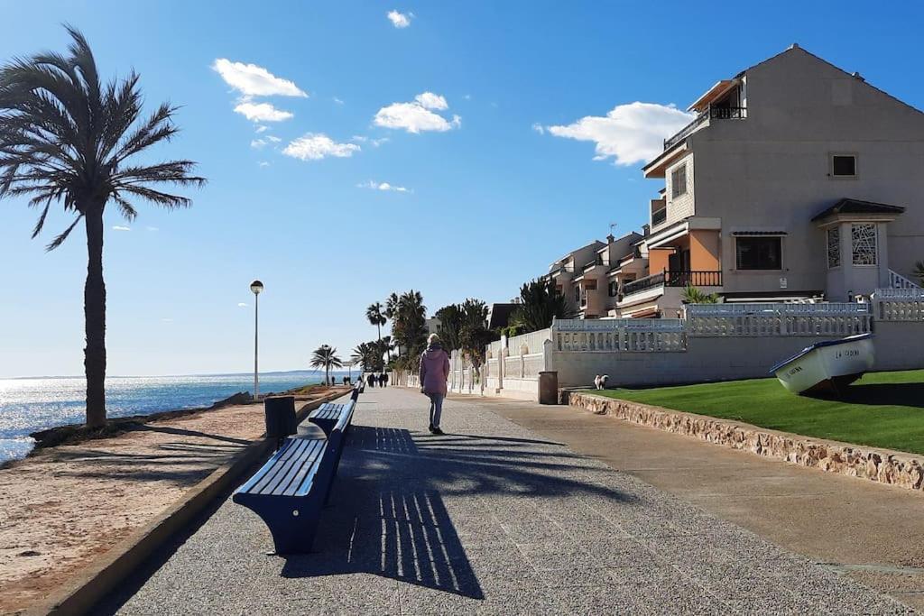 Superbe Appartement Pres De La Plage! ซานตาโปลา ภายนอก รูปภาพ