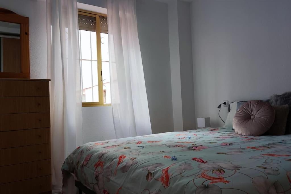 Superbe Appartement Pres De La Plage! ซานตาโปลา ภายนอก รูปภาพ