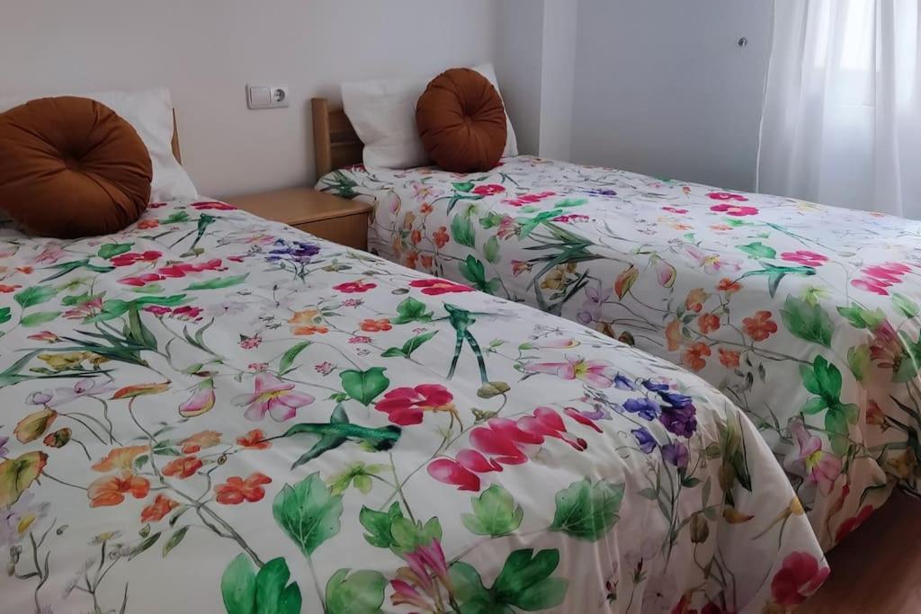 Superbe Appartement Pres De La Plage! ซานตาโปลา ภายนอก รูปภาพ