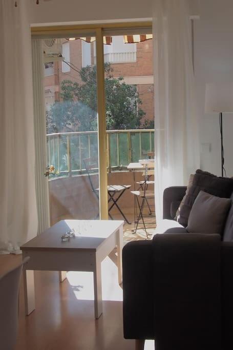 Superbe Appartement Pres De La Plage! ซานตาโปลา ภายนอก รูปภาพ